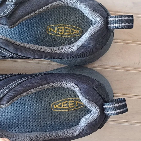 Keen Malibu Double Strap Mary Jane Trail Hiking Camping Comfort Durable Shoe