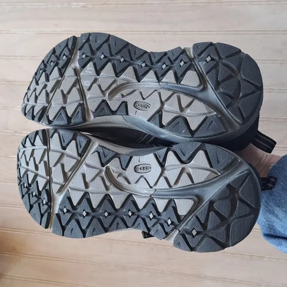 Keen Malibu Double Strap Mary Jane Trail Hiking Camping Comfort Durable Shoe