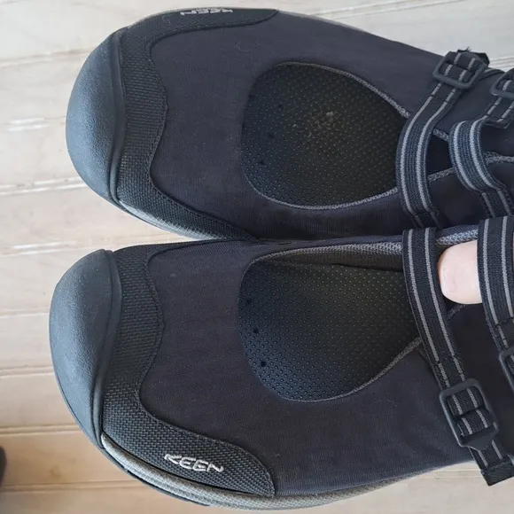 Keen Malibu Double Strap Mary Jane Trail Hiking Camping Comfort Durable Shoe
