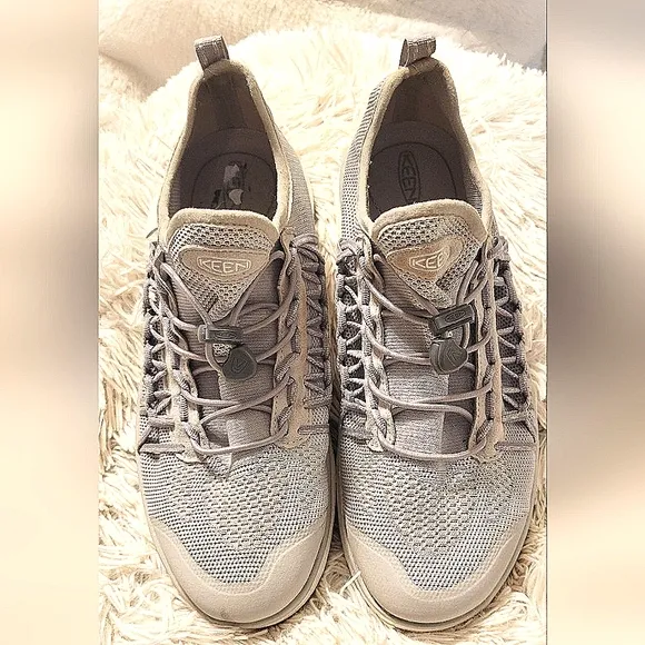 KEEN MENS SNEAKERS TENNIS SHOES LIGHT GREY EXCELLENT CONDITION