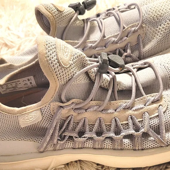 KEEN MENS SNEAKERS TENNIS SHOES LIGHT GREY EXCELLENT CONDITION