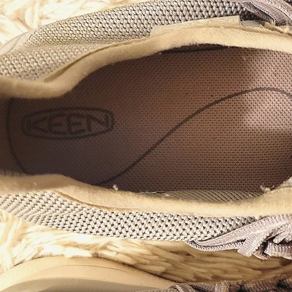 KEEN MENS SNEAKERS TENNIS SHOES LIGHT GREY EXCELLENT CONDITION