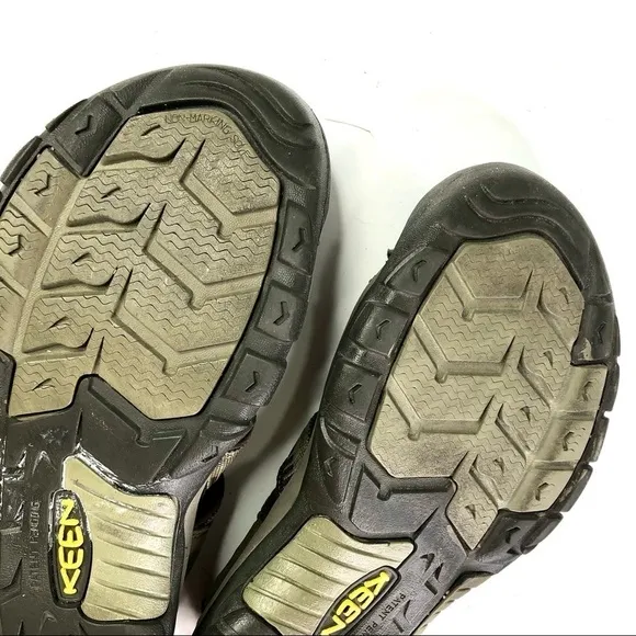 Keen Newport H2 Black Olive water shoes sandals men’s 10
