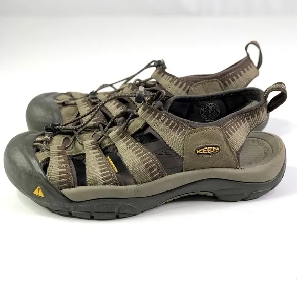 Keen Newport H2 Black Olive water shoes sandals men’s 10