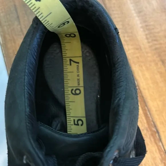 Keen Presidio Low Hiking Shoes Womens Size 7 EUR37.5 Dark green LeatherOutdoor