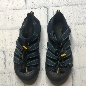 🔹Keen Waterproof Shoes