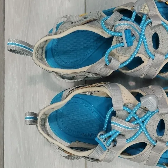 Keen Womens Outdoor Waterproof Hiking Sandals shoes sz 7