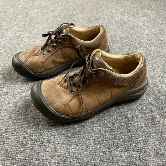 KEEN Women’s Presidio Brown Leather Hiking Shoes size: 8