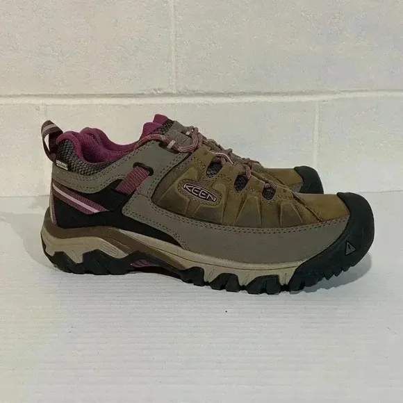 Keen Women's Targhee III Waterproof Hiking Shoe 10 Weiss/Boysenberry #1018177