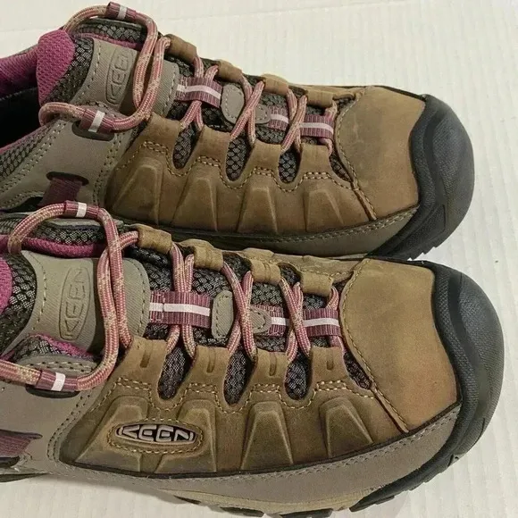 Keen Women's Targhee III Waterproof Hiking Shoe 10 Weiss/Boysenberry #1018177