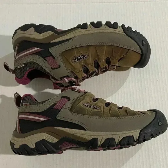 Keen Women's Targhee III Waterproof Hiking Shoe 10 Weiss/Boysenberry #1018177