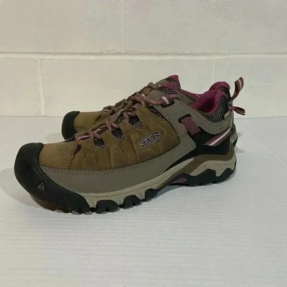 Keen Women's Targhee III Waterproof Hiking Shoe 10 Weiss/Boysenberry #1018177