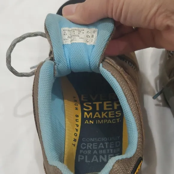 KEEN Womens Voyageur hiking shoe SZ 10