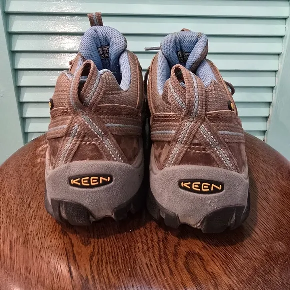 KEEN Women's Voyageur Vented Hiking Shoes, Size 8