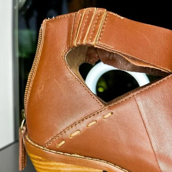 Kelsi Dagger Brooklyn Mahogany Kadeeja Leather Cutout Ankle Boot Brown Size: 8.5
