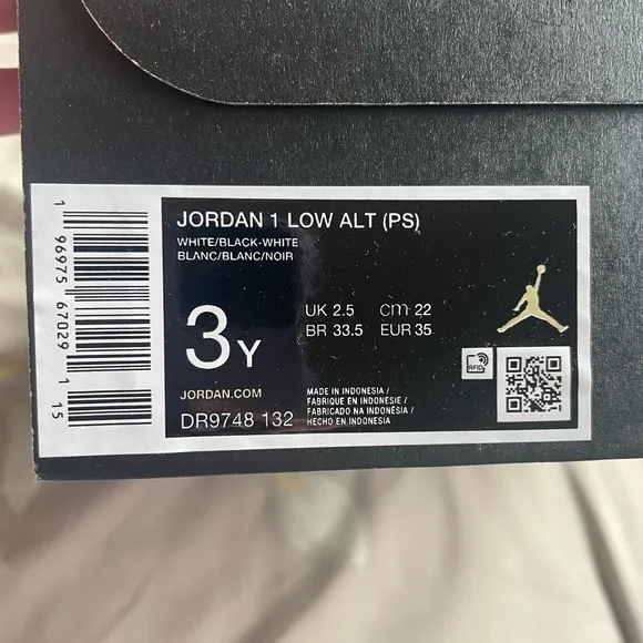 Kids White and Black Basketball Shoes