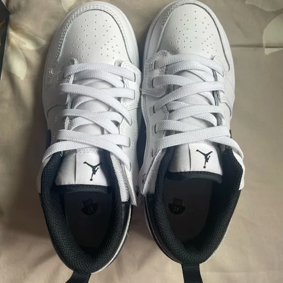 Kids White and Black Basketball Shoes
