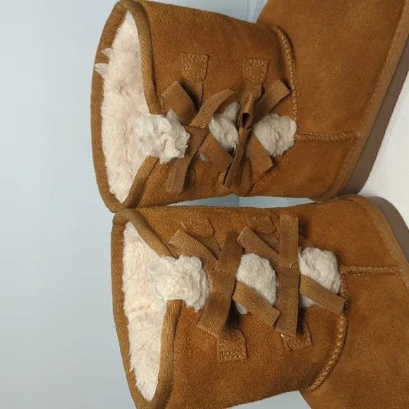 Koolaburra by Ugg Victoria short Beau winter boots little girl size 2. EU 33.5