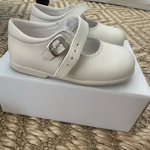 La Coqueta Ivory Leather Toddler Mary Jane Shoes 24