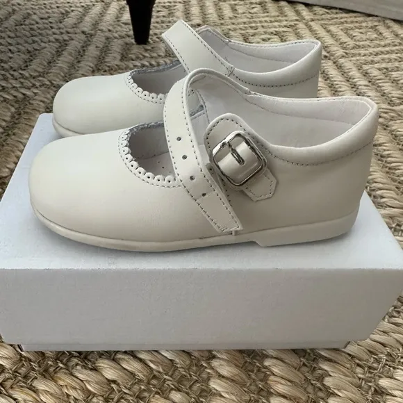 La Coqueta Ivory Leather Toddler Mary Jane Shoes 24