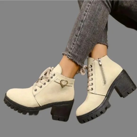 Lace Up chunky ankle boots sz 8