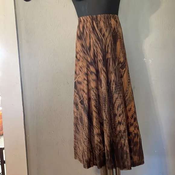 Large Resa brown back tan graphic lined pull on maxi skirt