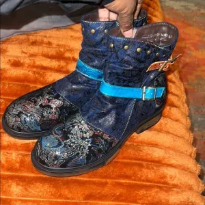 L’Artiste Embroidered Blue and Black Ankle Boots