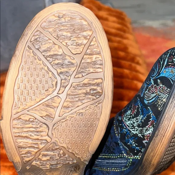 L’Artiste Embroidered Blue and Black Ankle Boots