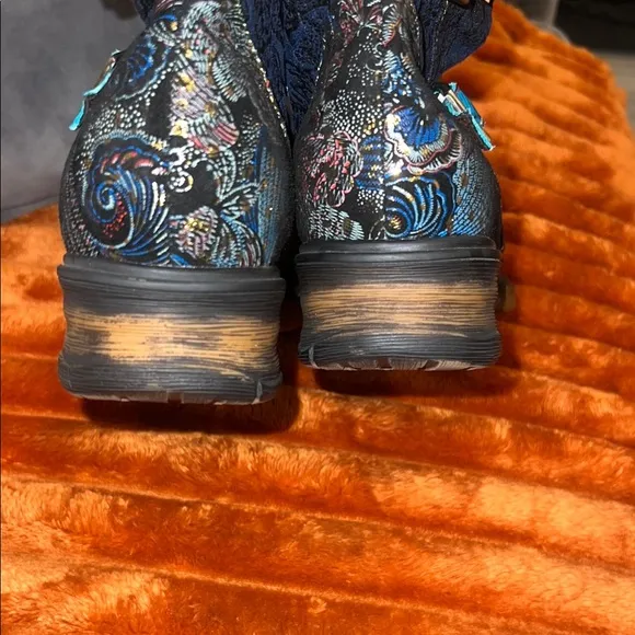 L’Artiste Embroidered Blue and Black Ankle Boots