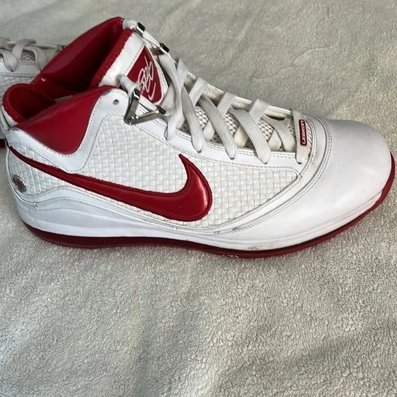 Lebron James tennis shoes
