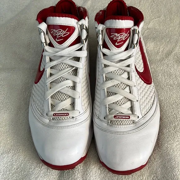 Lebron James tennis shoes