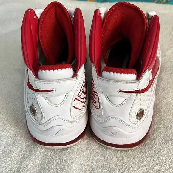 Lebron James tennis shoes