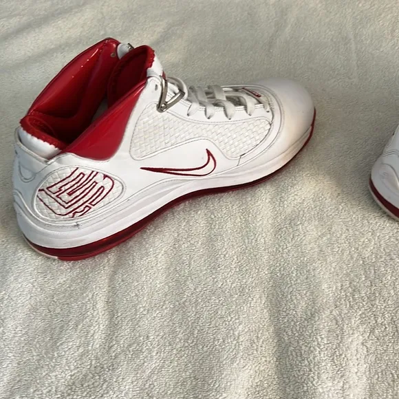 Lebron James tennis shoes