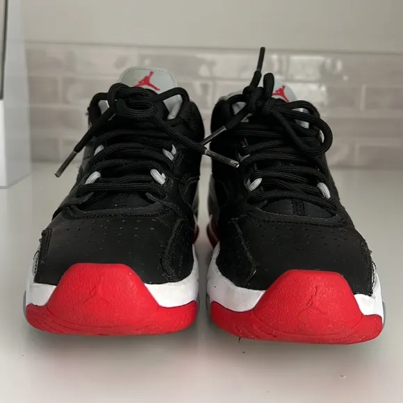 Like New! Black/Grey speckles/Red Jordan Point Lane Sneakers Youth