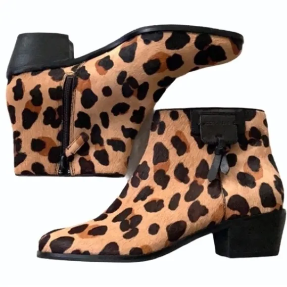 Like new Cole Haan Calf Hair / Leather Ankle Boots Size 7.5