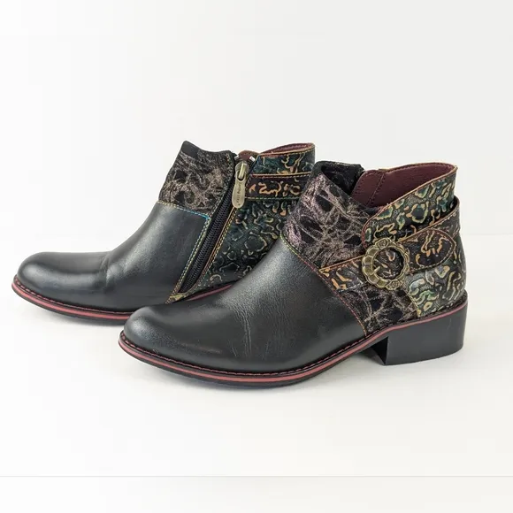 LIKE NEW L'ARTISTE Tiatia Buckle Boots Black Size 7 (37)