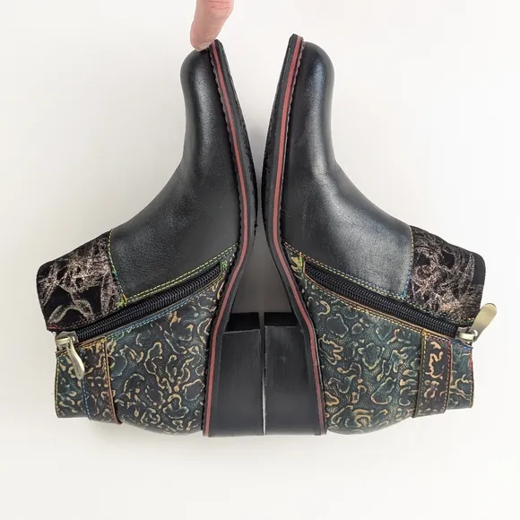 LIKE NEW L'ARTISTE Tiatia Buckle Boots Black Size 7 (37)