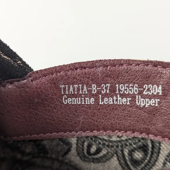 LIKE NEW L'ARTISTE Tiatia Buckle Boots Black Size 7 (37)