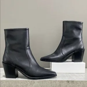 Like New! Thursday/Everyday Black Leather Side Zip Ankle Boots/Booties Size 7