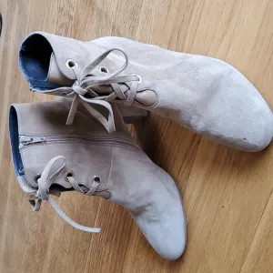 LK Bennett Mollie suede tan lace up half boots 39