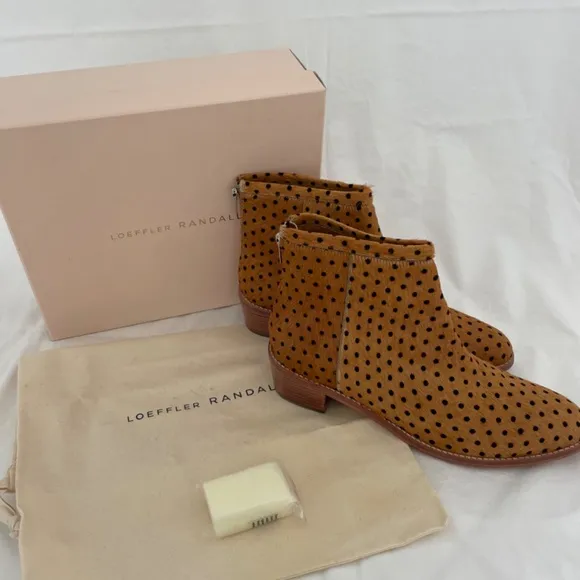 Loeffler Randall size 9.5 never worn 🤍