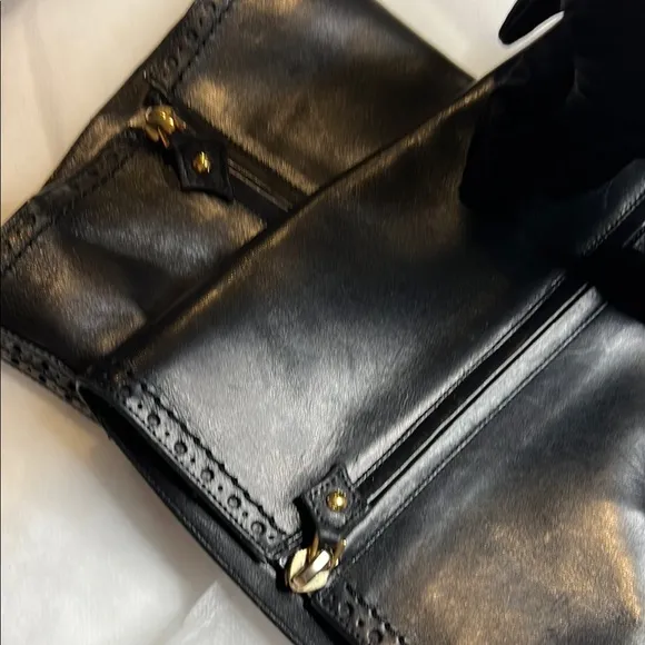 LOUIS VUITTON Elegant Black Leather Knee-High Boots