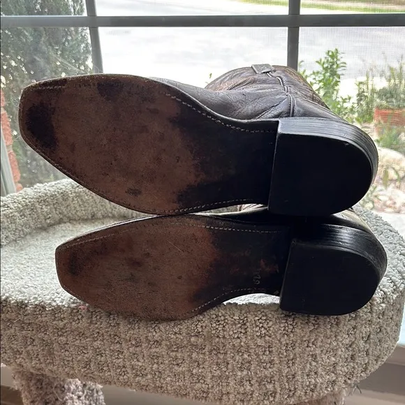 Lucchese Men's Corbin Brown Leather Cowboy Boots. Size 8.