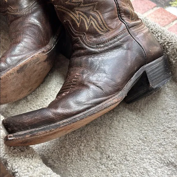 Lucchese Men's Corbin Brown Leather Cowboy Boots. Size 8.
