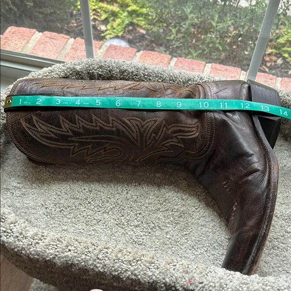 Lucchese Men's Corbin Brown Leather Cowboy Boots. Size 8.