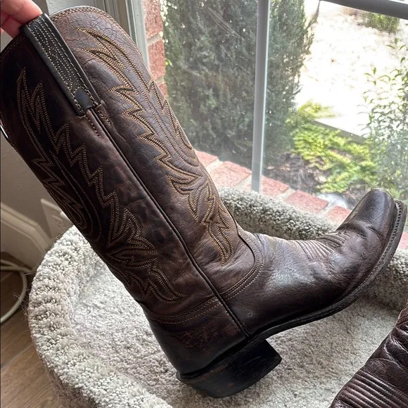 Lucchese Men's Corbin Brown Leather Cowboy Boots. Size 8.