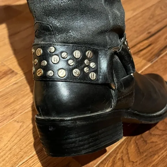LUCCHESE SPIRIT WOMAN’S ALEXIS STUDDED BLACK LEATHER WESTERN RIDING BOOTS