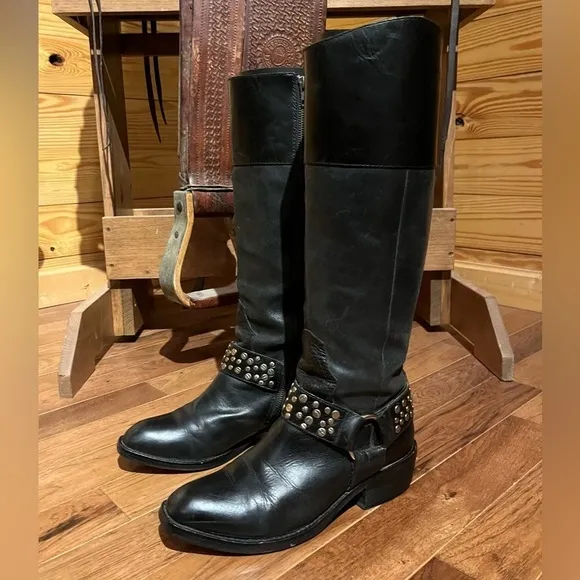 LUCCHESE SPIRIT WOMAN’S ALEXIS STUDDED BLACK LEATHER WESTERN RIDING BOOTS