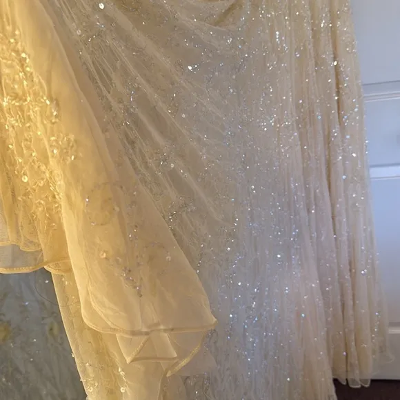 MAC DUGGALEmbellished Illusion Cap Sleeve Gown