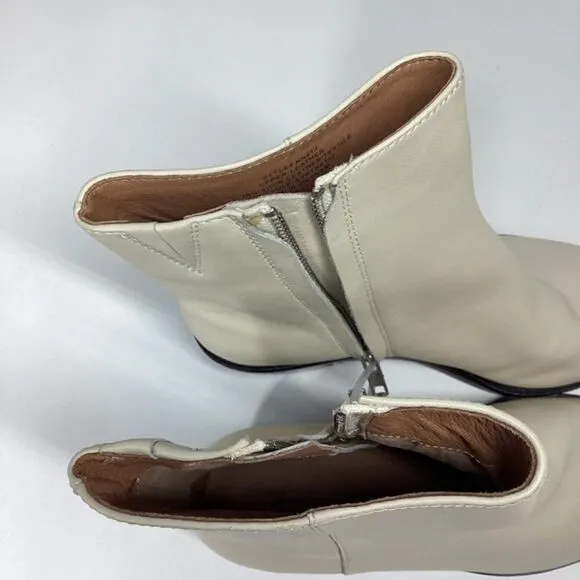 Madewell The Darcy Block Heel Ankle Boots In Pale parchmen Ivory Off White